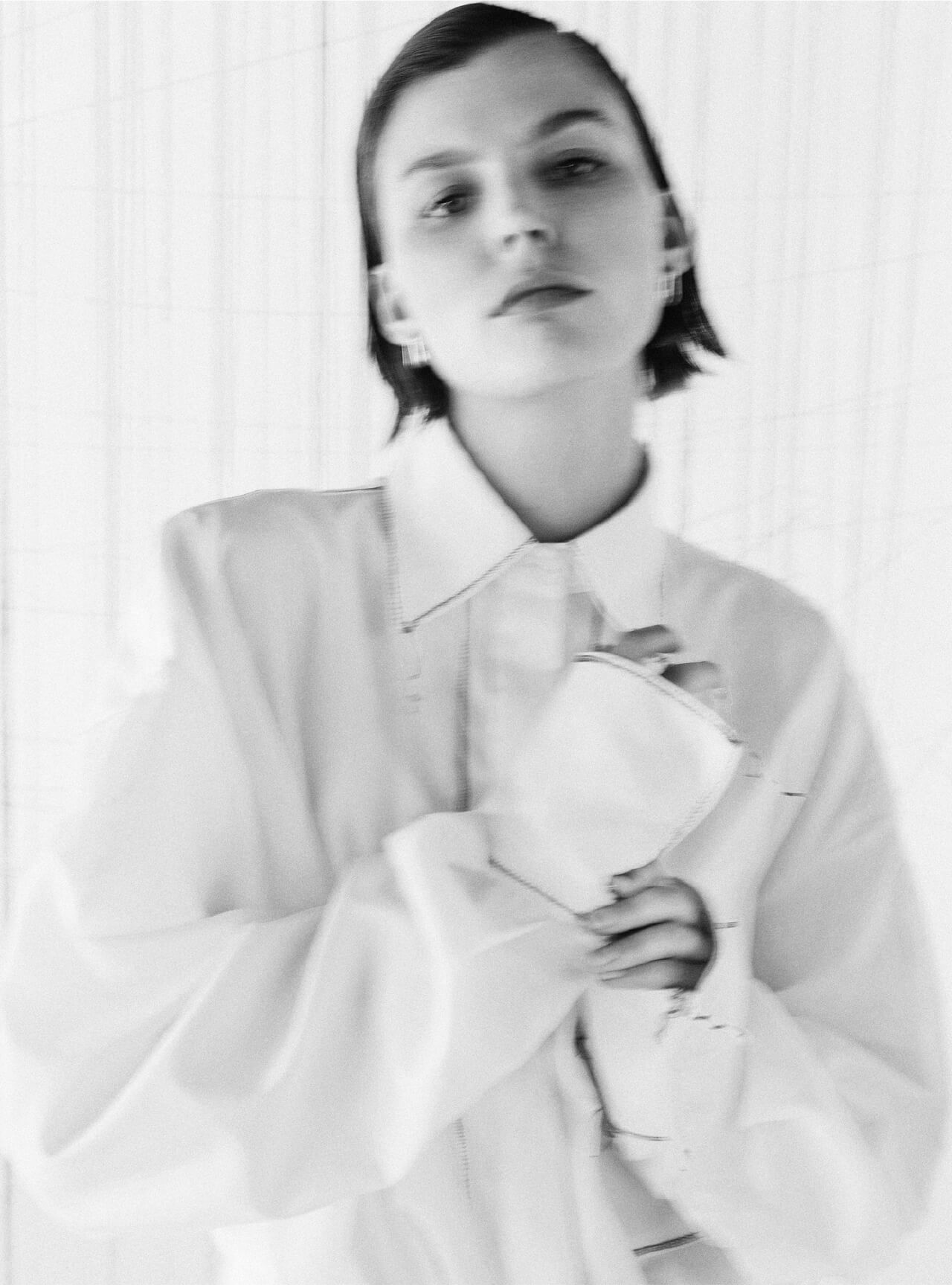 Eterna — Contact